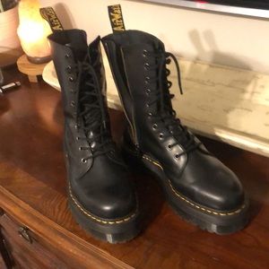 Dr. Martens Jadon Boot
